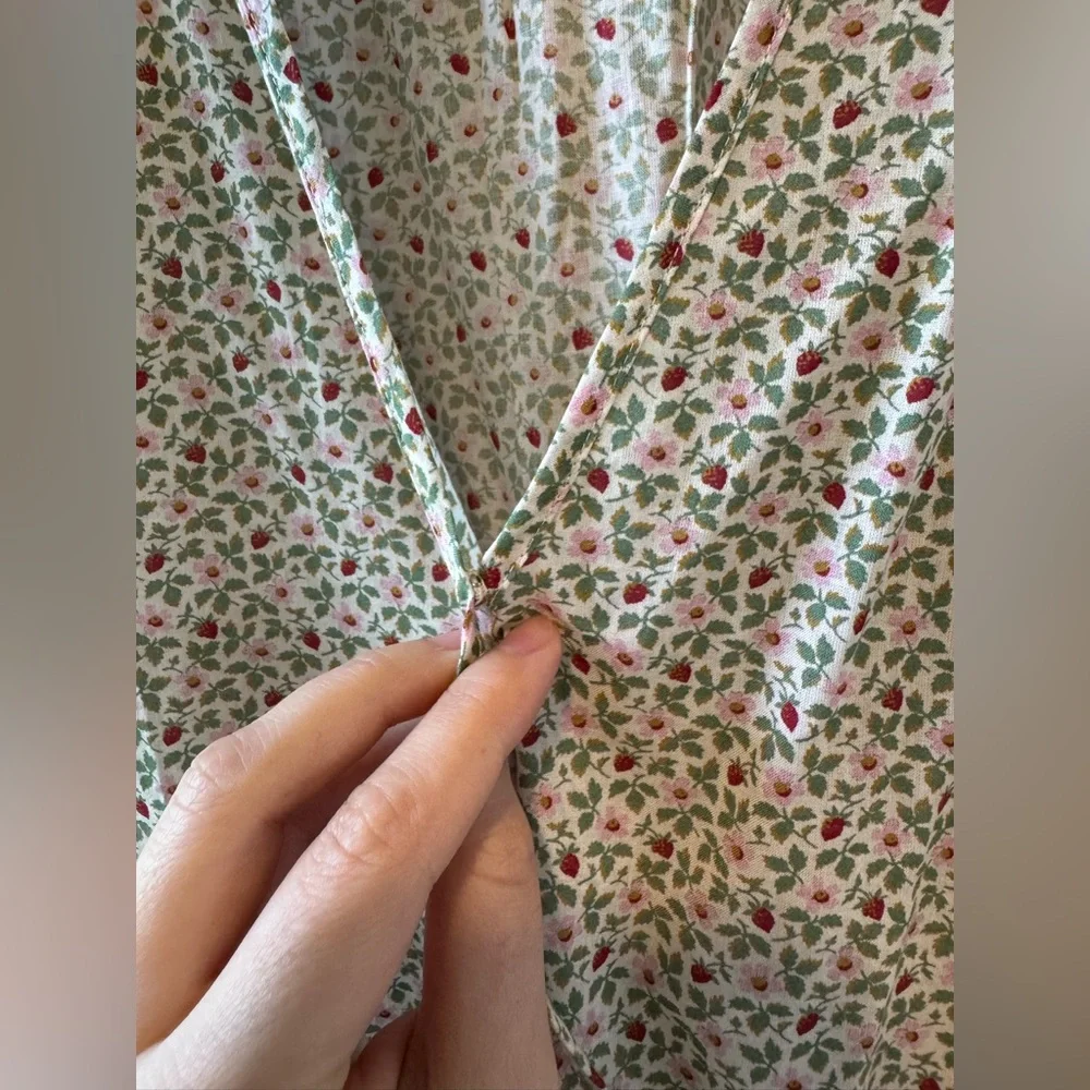 Christy Dawn the Dawn Dress in creme strawberry Large - Picture 7 of 13